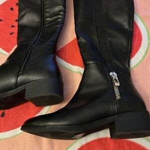 3M Thinsulate Black Knee-High Side-Zip Women's Boots
